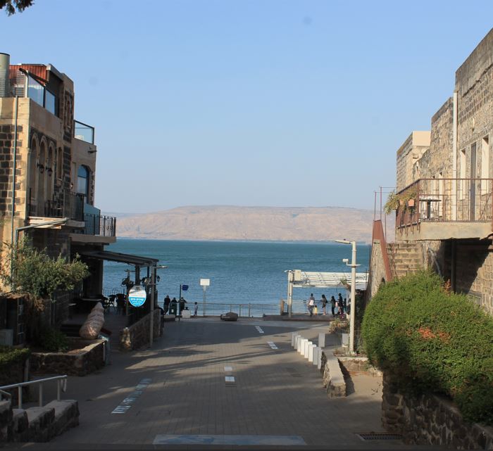 Promonade langs die See van Galilea